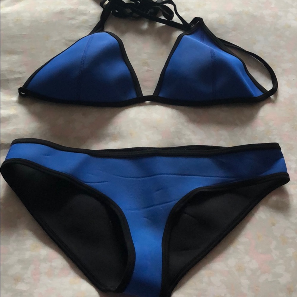 Blue traingl bikini